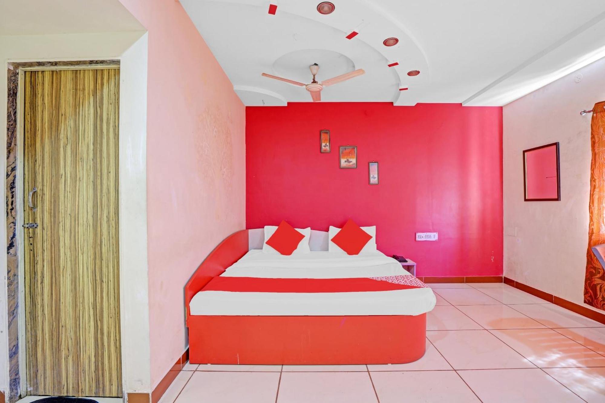 Hotel Velvet Райкот Екстериор снимка