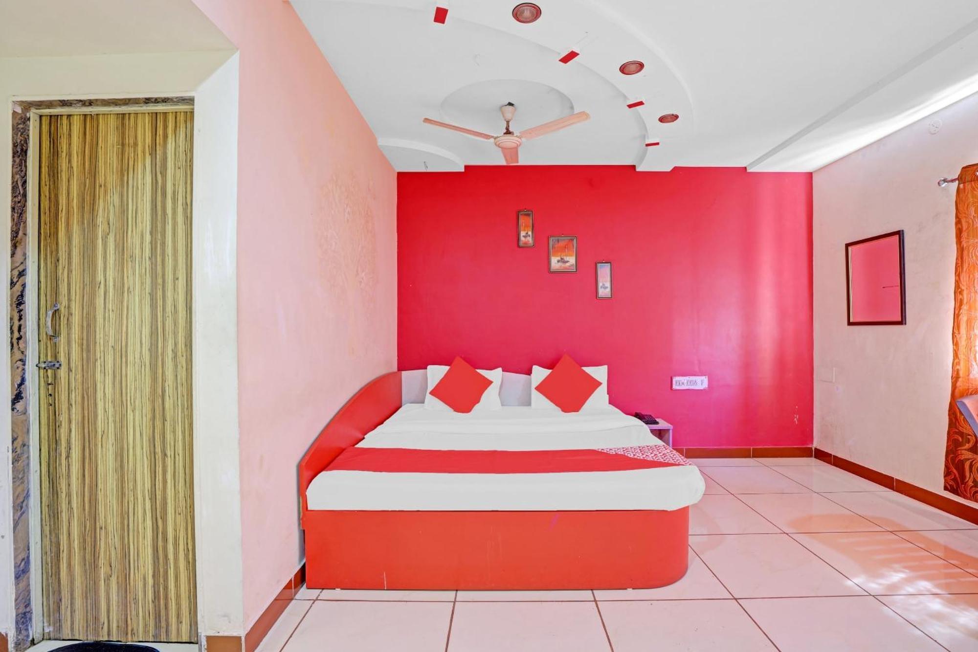 Hotel Velvet Райкот Екстериор снимка