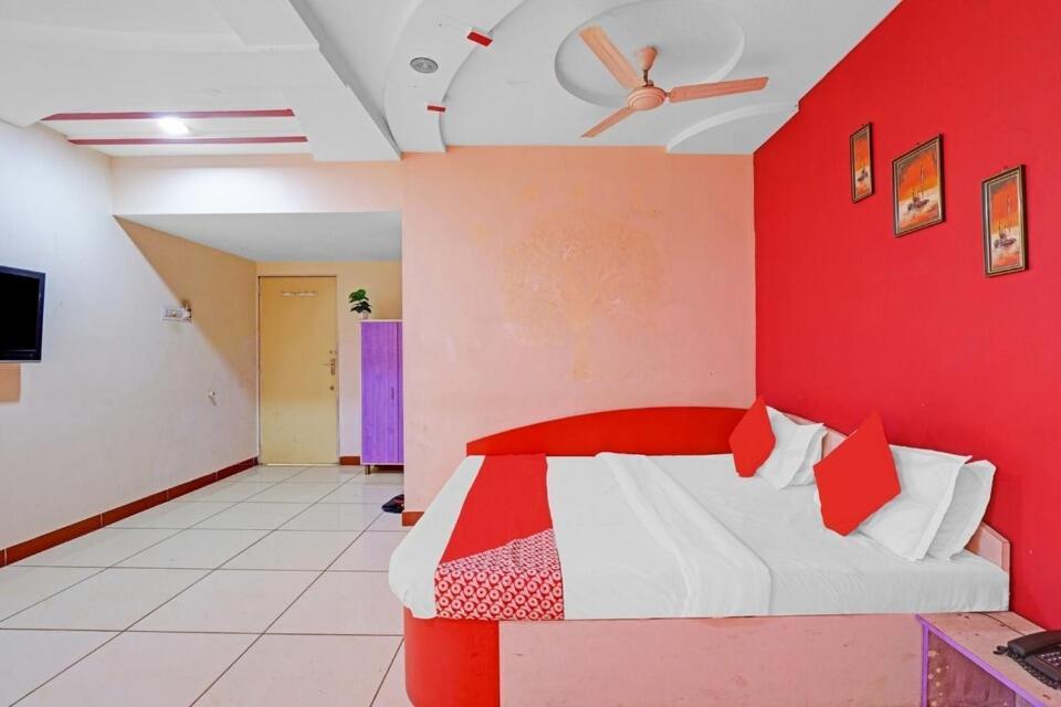 Hotel Velvet Райкот Екстериор снимка