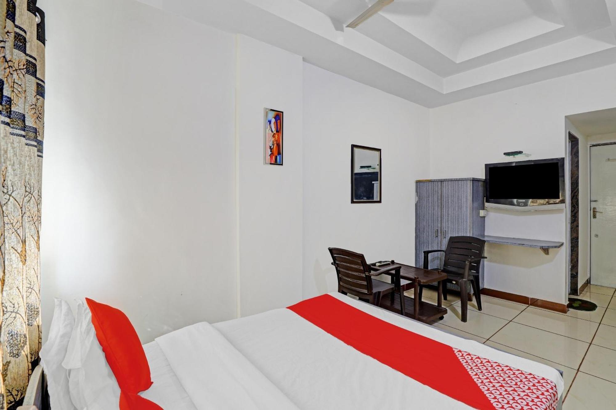 Hotel Velvet Райкот Екстериор снимка
