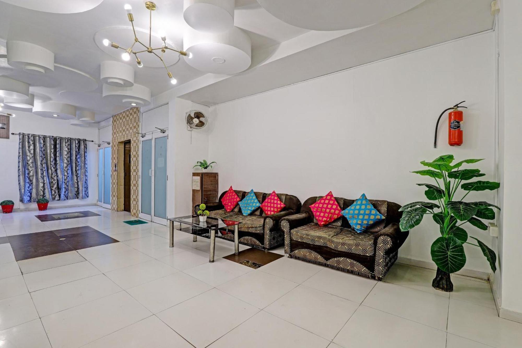 Hotel Velvet Райкот Екстериор снимка