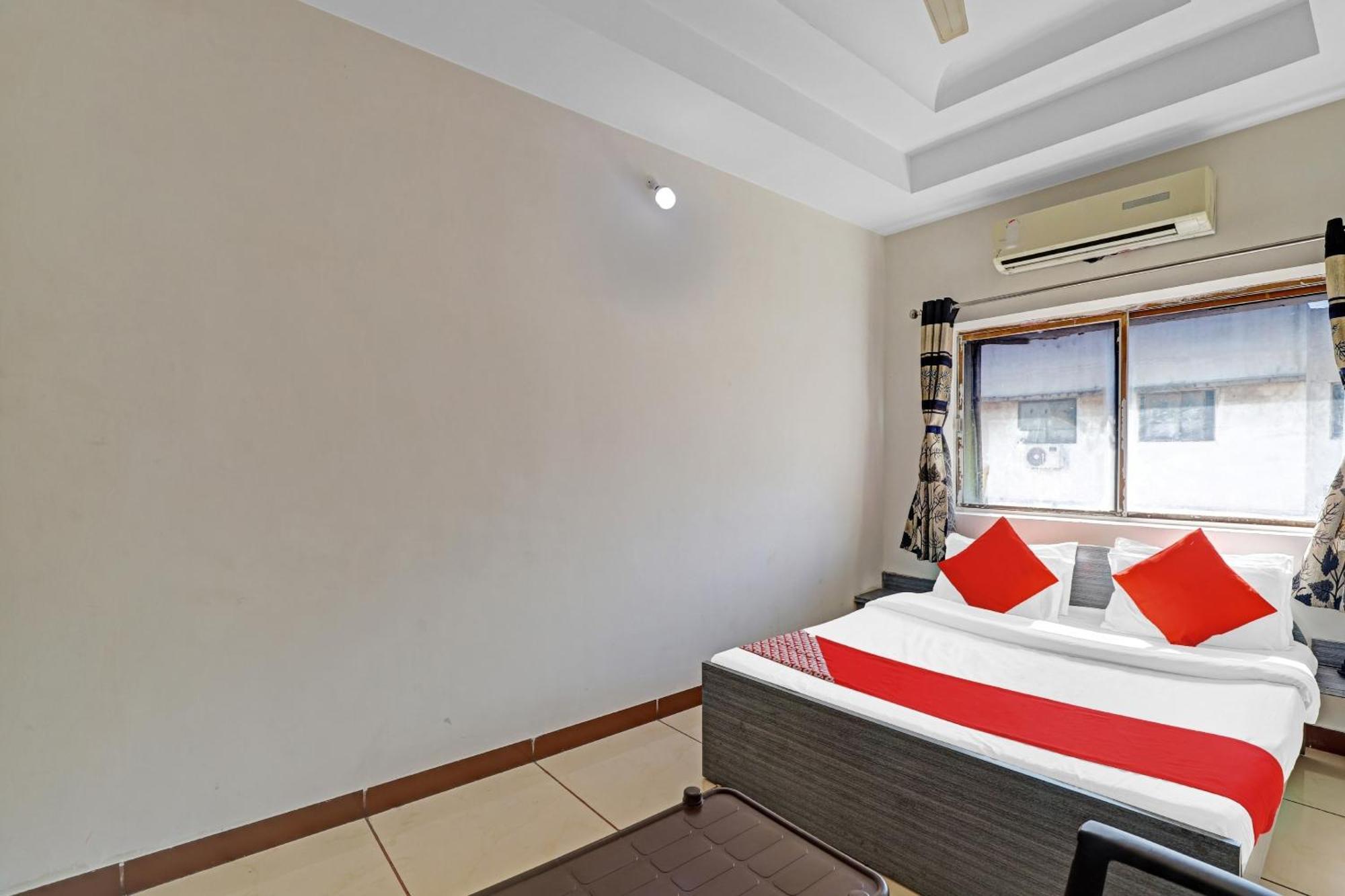 Hotel Velvet Райкот Екстериор снимка
