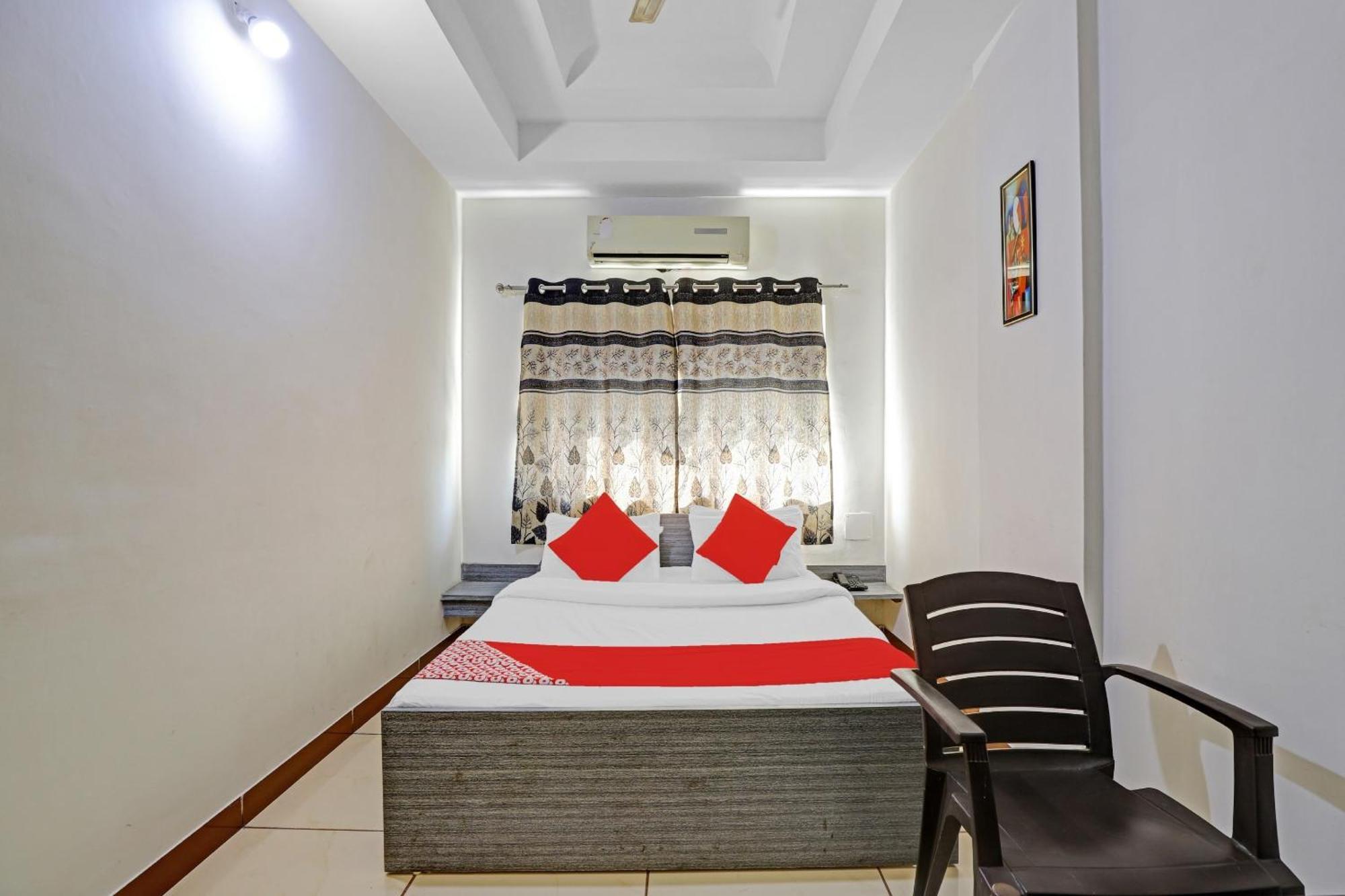 Hotel Velvet Райкот Екстериор снимка